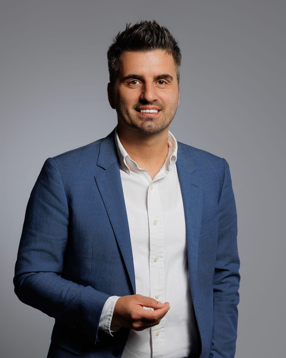 Lorik Lleshi – Kaufmann für Versicherungen und Finanzen · Beratung, Vermittlung, Schadenservice bei Groß Finanzdienstleistungen